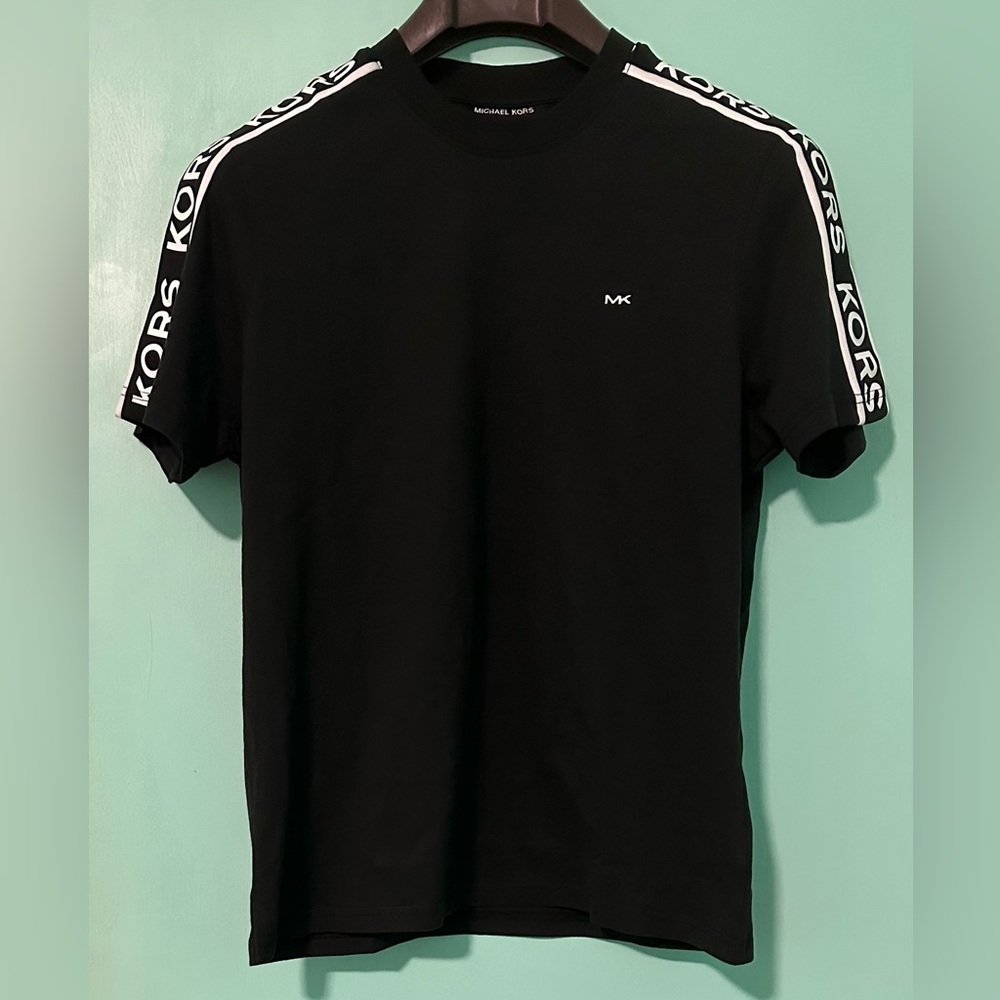 New Michael Kors man T-shirts size medium 100% cotton